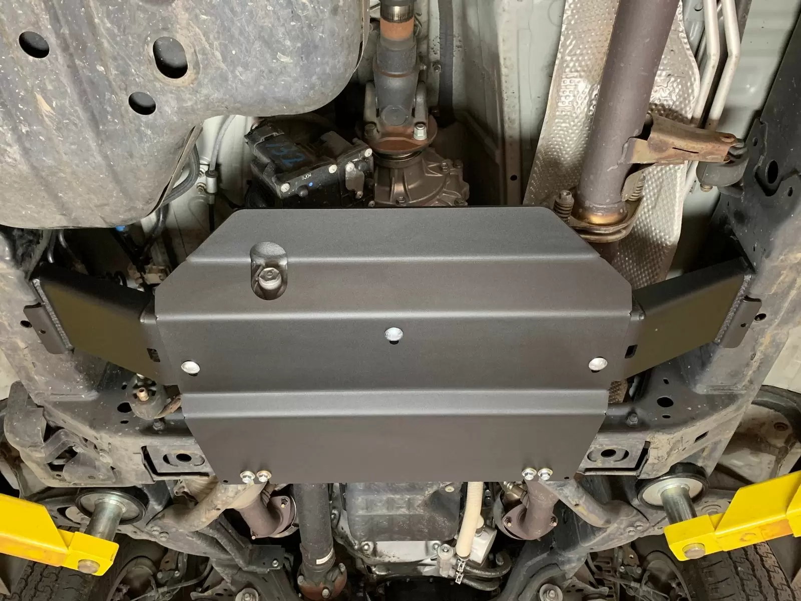 GX460-10-TCASE - RCI Metalworks Transfer Case Skid Plate - 10+GX460 2 GX460-10-TCASE - RCI Metalworks Transfer Case Skid Plate - 10+GX460 - Image 2