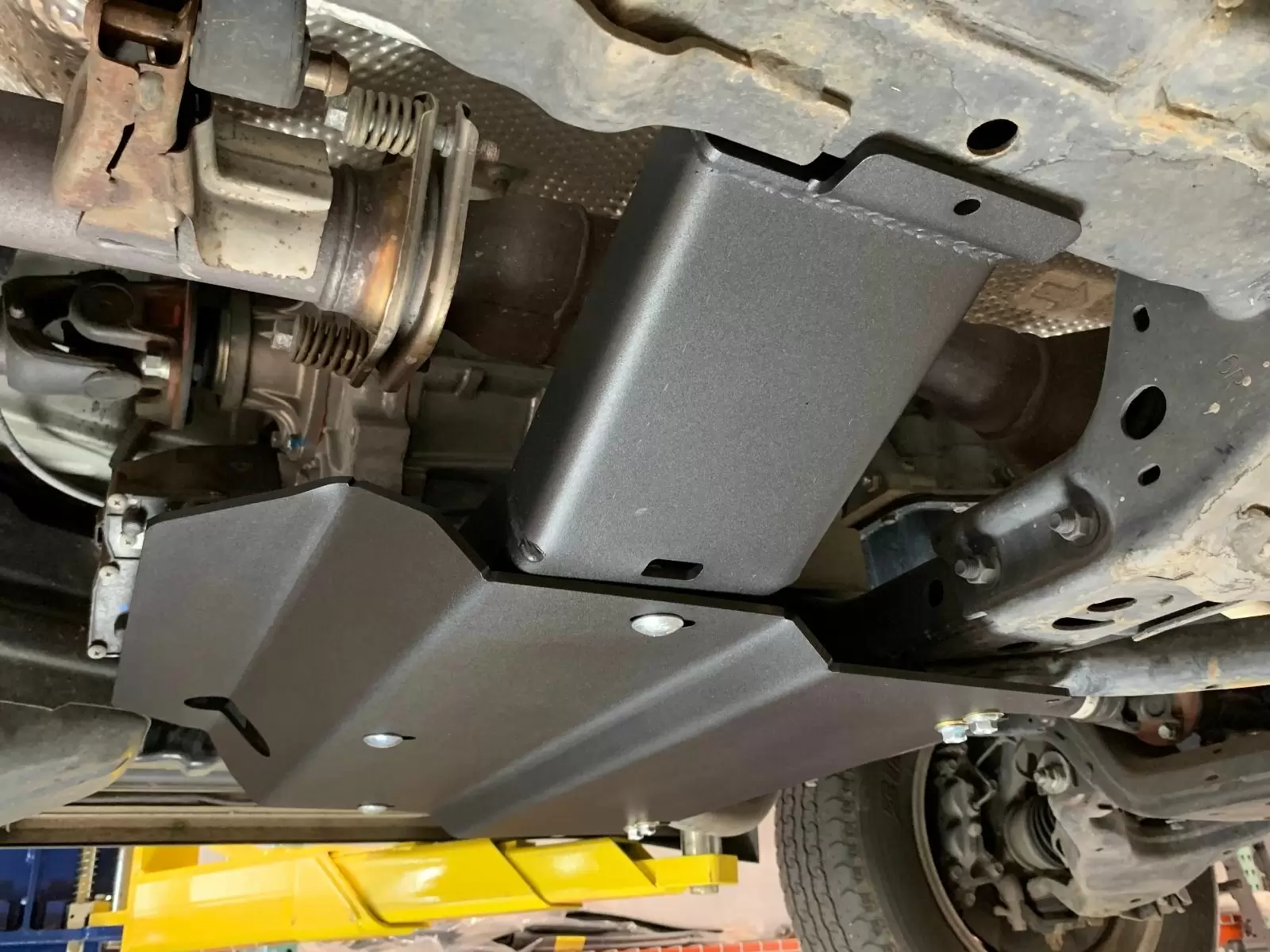 GX460-10-TCASE - RCI Metalworks Transfer Case Skid Plate - 10+GX460 4 GX460-10-TCASE - RCI Metalworks Transfer Case Skid Plate - 10+GX460 - Image 4